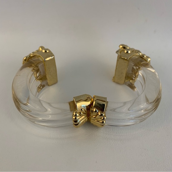 Vintage Inna Cytrine Paris Clear Lucite and Gold Bracelet - Picture 4 of 5